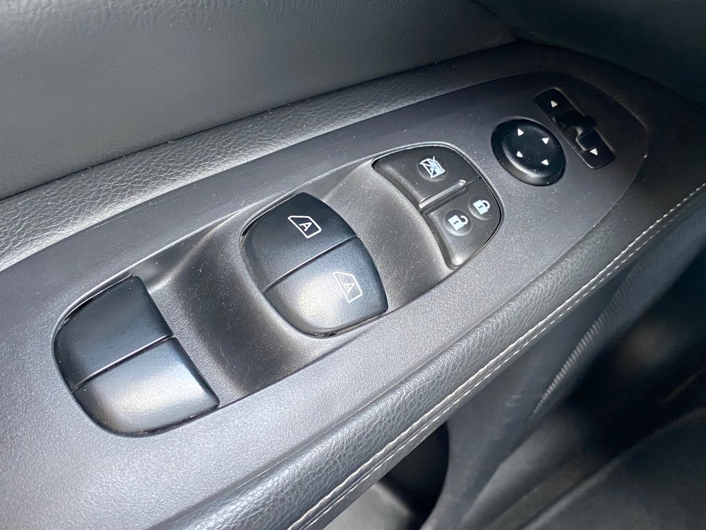 2018 Nissan Pathfinder Platinum | SunRoof | Leather | 7-Pass | Cam | USB in Saint John, New Brunswick - 12 - w1024h768px