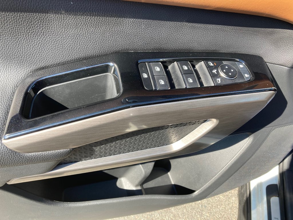 2024 Nissan Pathfinder PLATINUM | Leather | MoonRoof | Warranty to 2028 in Saint John, New Brunswick - 12 - w1024h768px