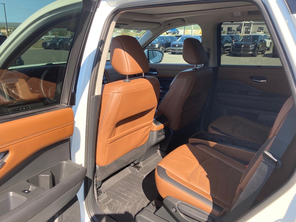 2024 Nissan Pathfinder PLATINUM | Leather | MoonRoof | Warranty to 2028 in Saint John, New Brunswick - 35 - w1024h768px