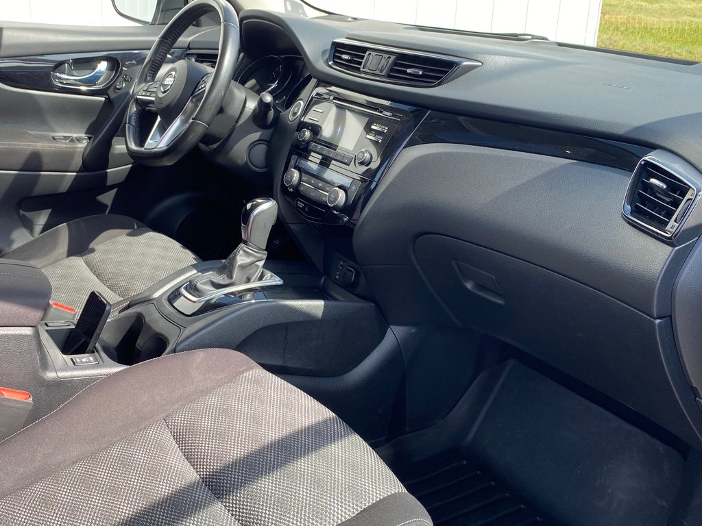 2017 Nissan Qashqai SV | SunRoof | Cam | USB | HtdSeats | Bluetooth in Saint John, New Brunswick - 33 - w1024h768px