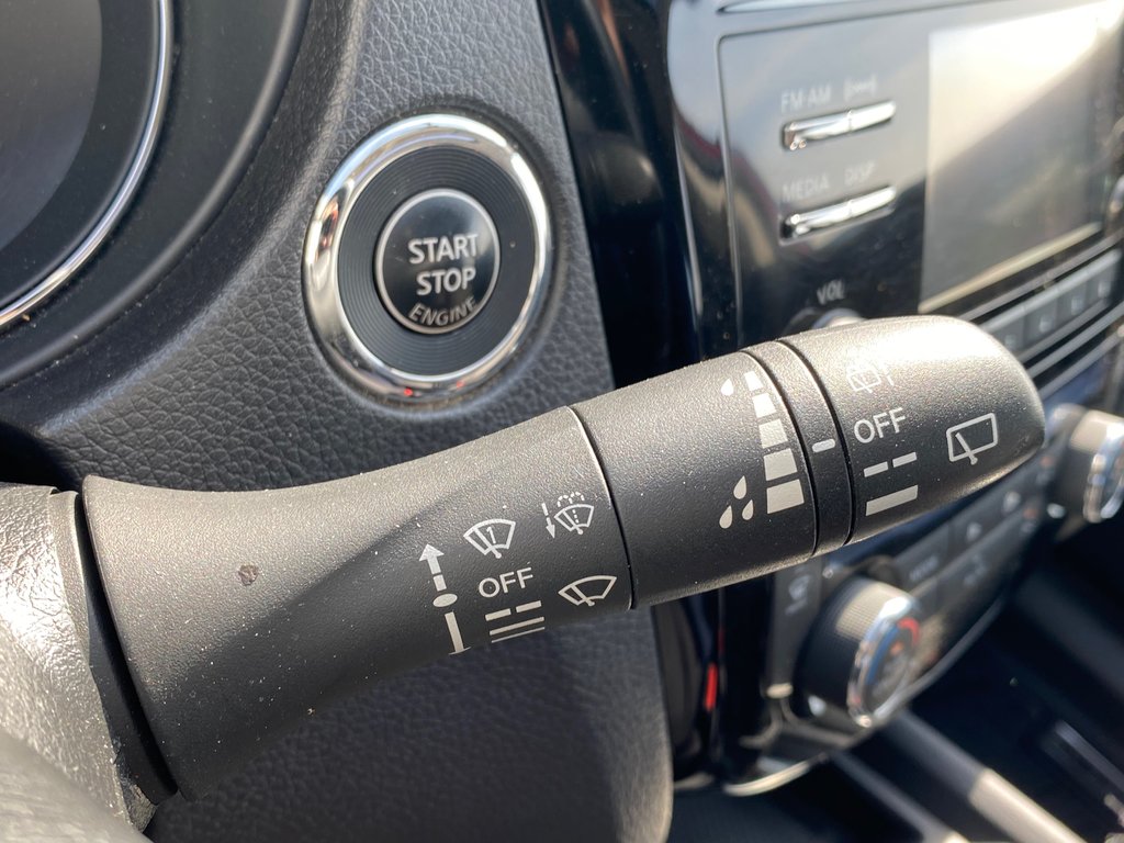 2017 Nissan Qashqai SV | SunRoof | Cam | USB | HtdSeats | Bluetooth in Saint John, New Brunswick - 17 - w1024h768px