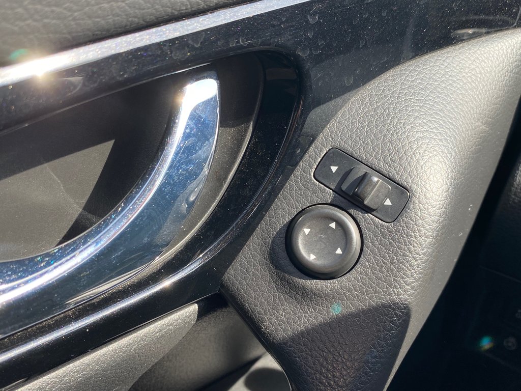 2017 Nissan Qashqai SV | SunRoof | Cam | USB | HtdSeats | Bluetooth in Saint John, New Brunswick - 13 - w1024h768px