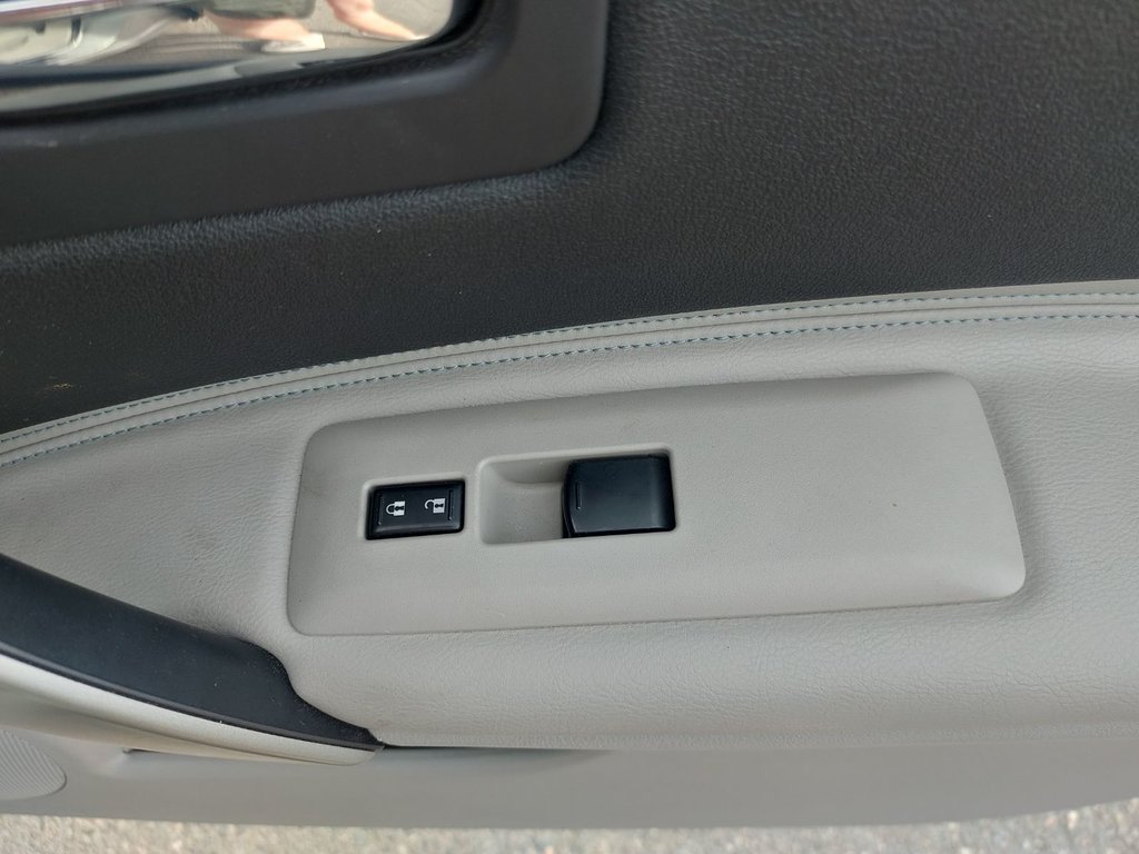 2012 Nissan Rogue in Antigonish, Nova Scotia - 49 - w1024h768px