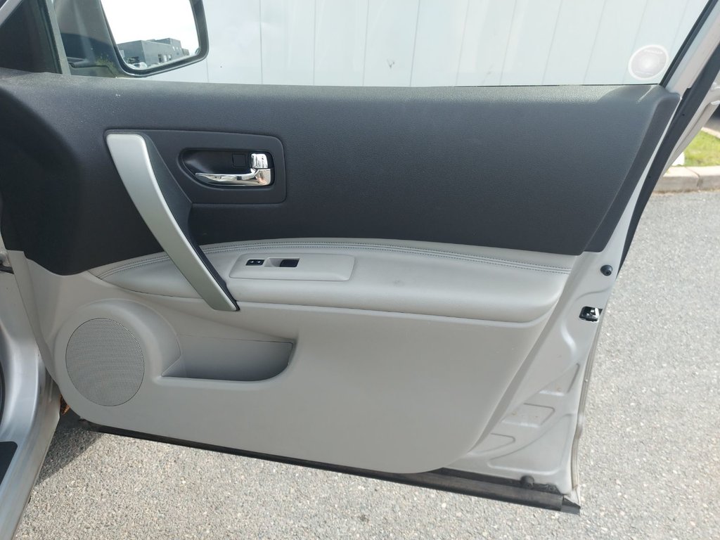 2012 Nissan Rogue in Antigonish, Nova Scotia - 50 - w1024h768px