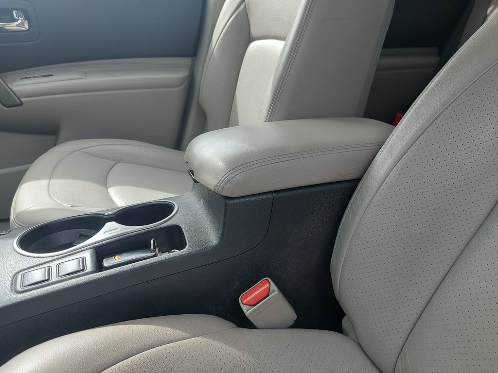 2012 Nissan Rogue in Antigonish, Nova Scotia - 25 - w1024h768px