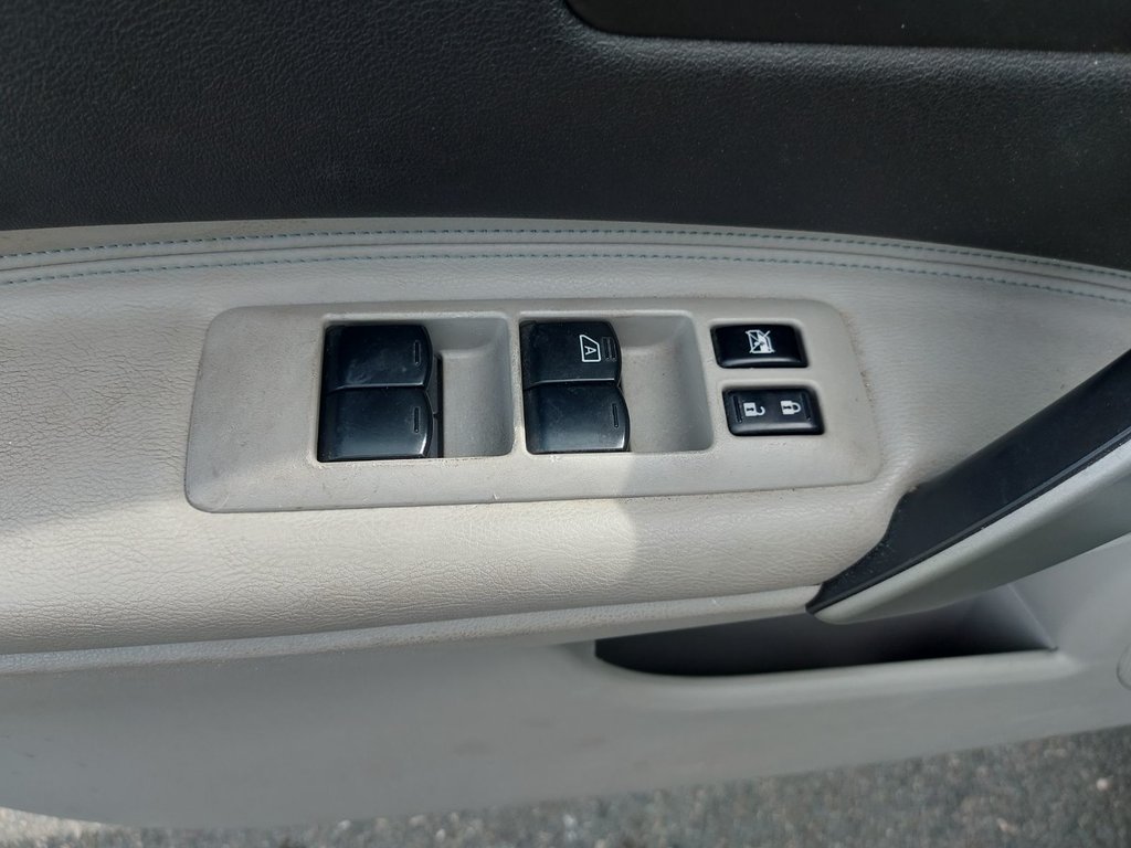 2012 Nissan Rogue in Antigonish, Nova Scotia - 30 - w1024h768px