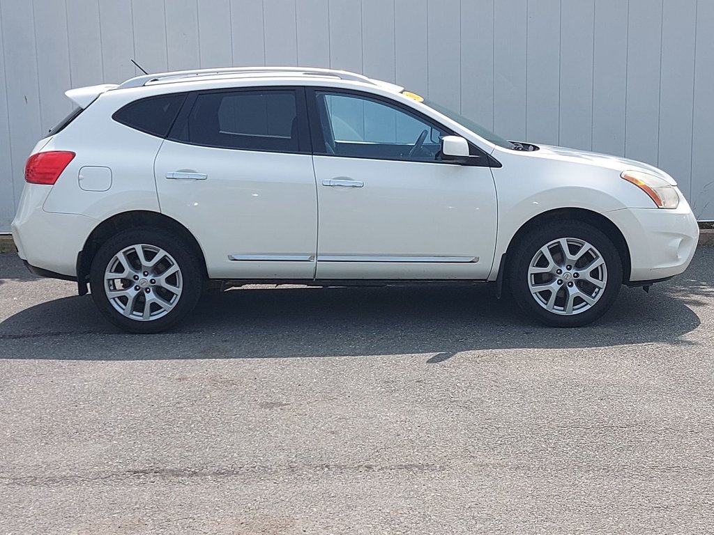 2013 Nissan Rogue SV | SunRoof | Cam |  HtdSeats | Bluetooth in Saint John, New Brunswick - 2 - w1024h768px
