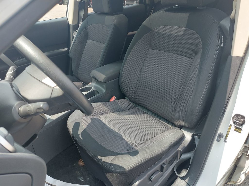 2013 Nissan Rogue SV | SunRoof | Cam |  HtdSeats | Bluetooth in Saint John, New Brunswick - 30 - w1024h768px