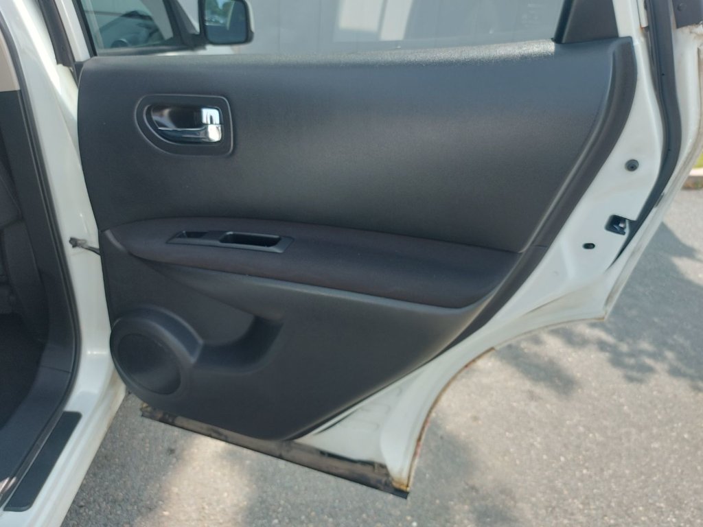 2013 Nissan Rogue SV | SunRoof | Cam |  HtdSeats | Bluetooth in Saint John, New Brunswick - 45 - w1024h768px