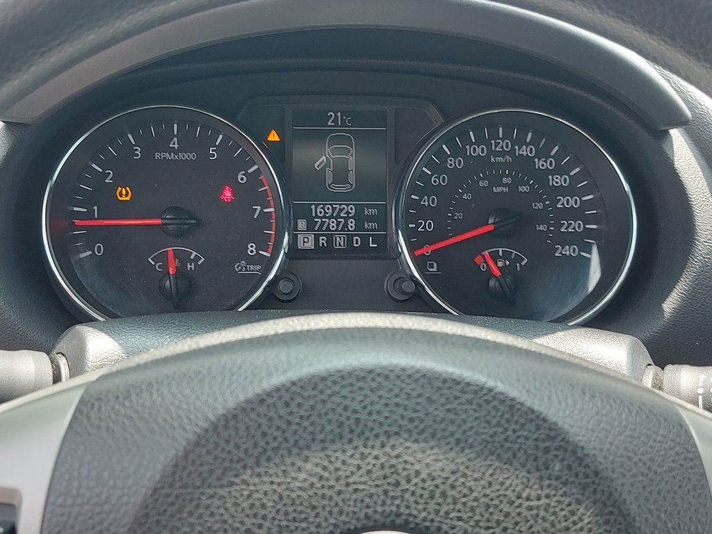 2013 Nissan Rogue SV | SunRoof | Cam |  HtdSeats | Bluetooth in Saint John, New Brunswick - 11 - w1024h768px