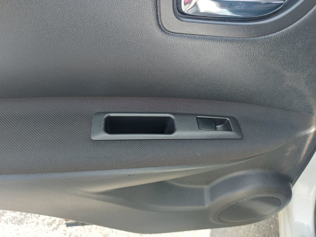 2013 Nissan Rogue SV | SunRoof | Cam |  HtdSeats | Bluetooth in Saint John, New Brunswick - 38 - w1024h768px