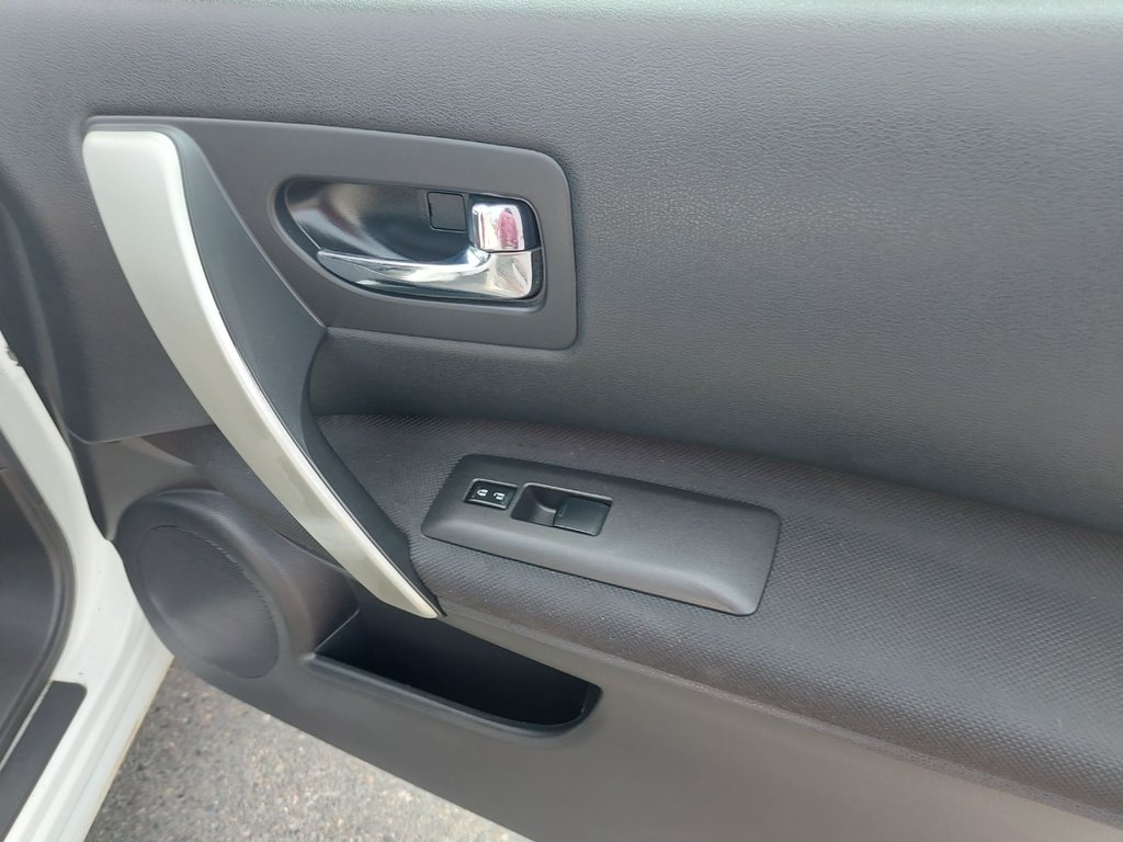 2013 Nissan Rogue SV | SunRoof | Cam |  HtdSeats | Bluetooth in Saint John, New Brunswick - 50 - w1024h768px