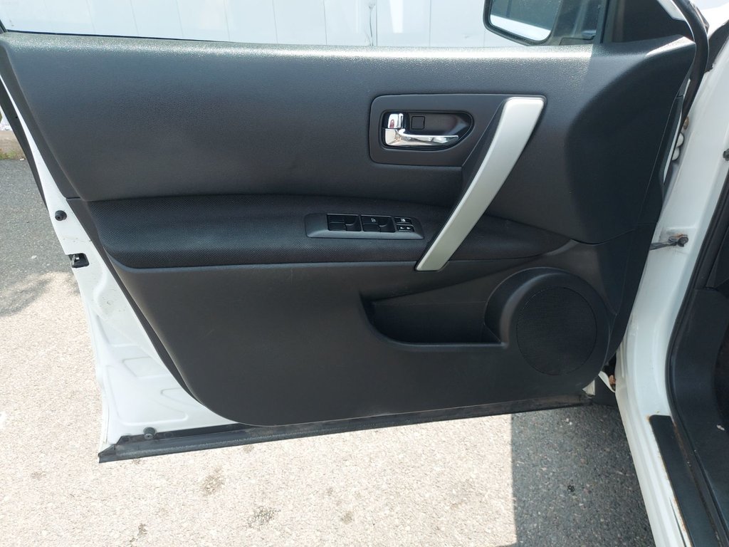 2013 Nissan Rogue SV | SunRoof | Cam |  HtdSeats | Bluetooth in Saint John, New Brunswick - 32 - w1024h768px