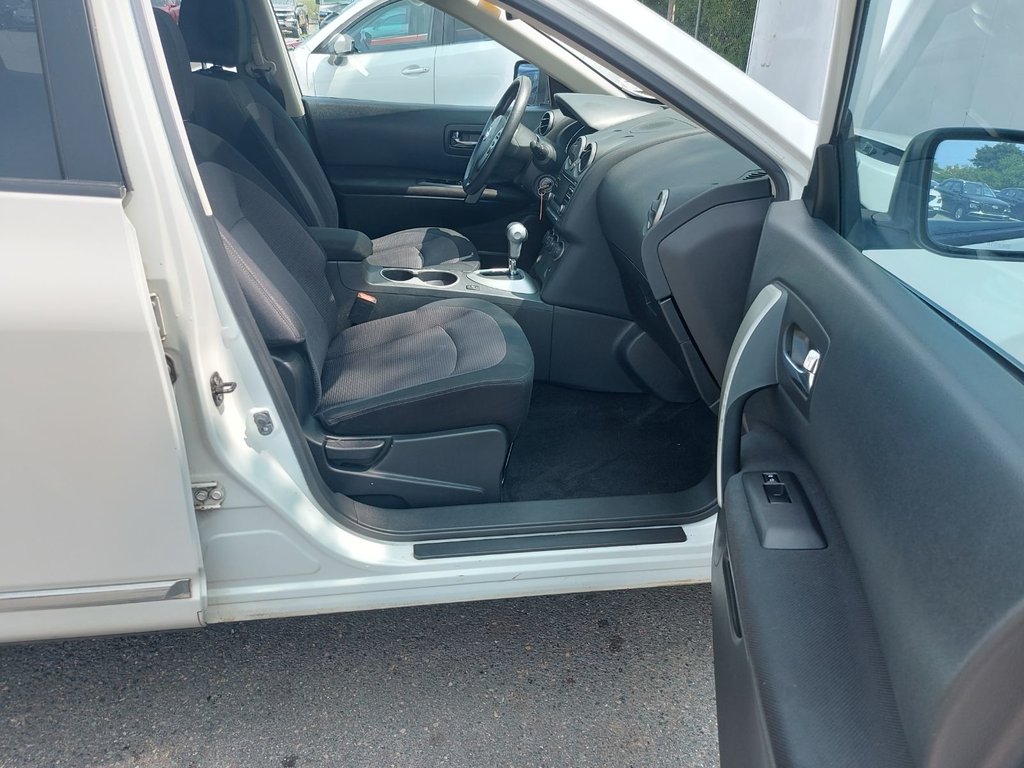 2013 Nissan Rogue SV | SunRoof | Cam |  HtdSeats | Bluetooth in Saint John, New Brunswick - 47 - w1024h768px