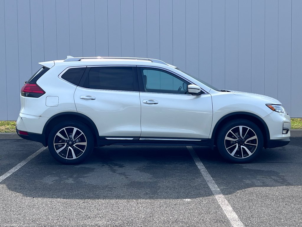 2017 Nissan Rogue SL PLATINUM | Leather | MoonRoof | Cam | Cruise in Saint John, New Brunswick - 8 - w1024h768px