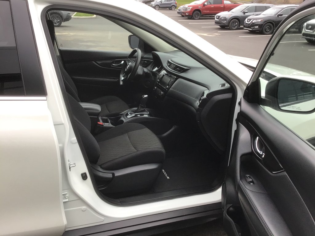 2018 Nissan Rogue SV | AWD | HtdSeats | BackCam |Warranty to 2023 in Saint John, New Brunswick - 18 - w1024h768px
