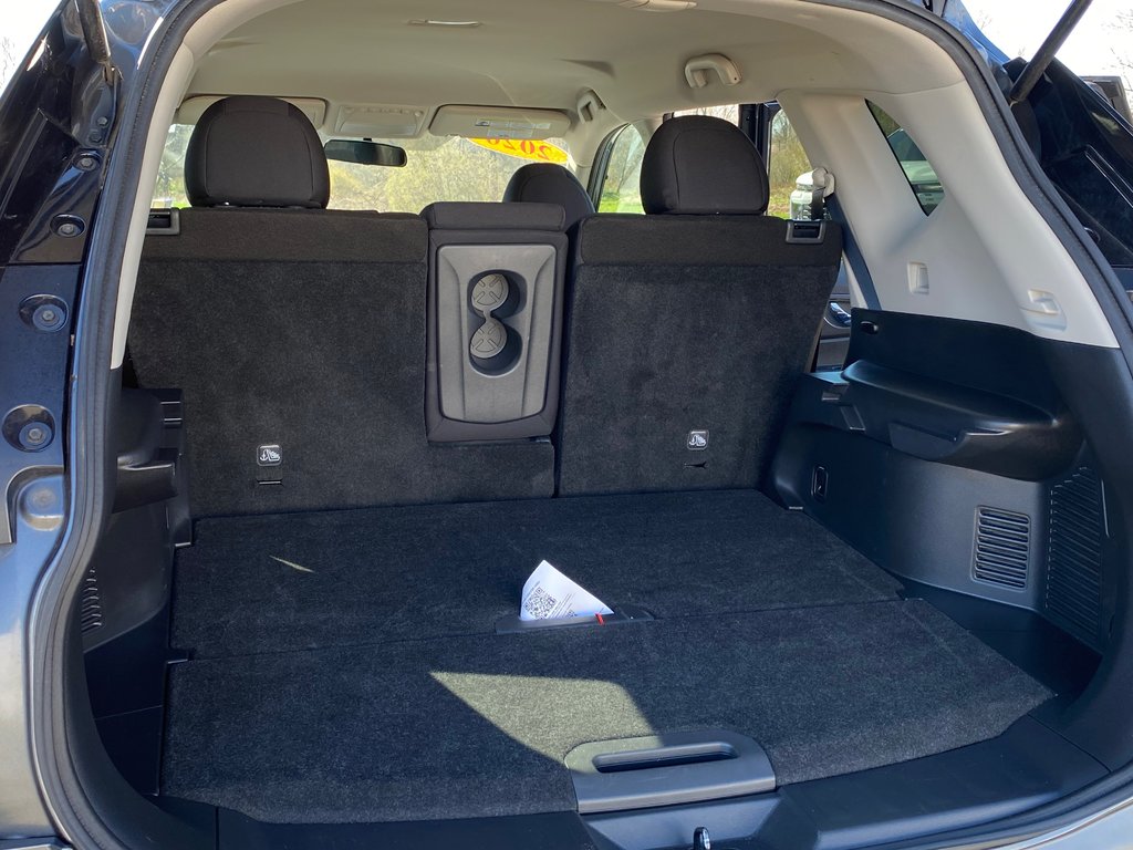 2020 Nissan Rogue in Antigonish, Nova Scotia - 41 - w1024h768px