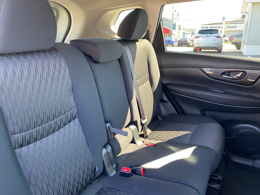 2020 Nissan Rogue in Antigonish, Nova Scotia - 34 - w1024h768px