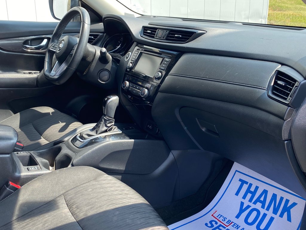 2020 Nissan Rogue SV | Cam | HtdSeats | USB | Keyless | Cruise in Saint John, New Brunswick - 32 - w1024h768px