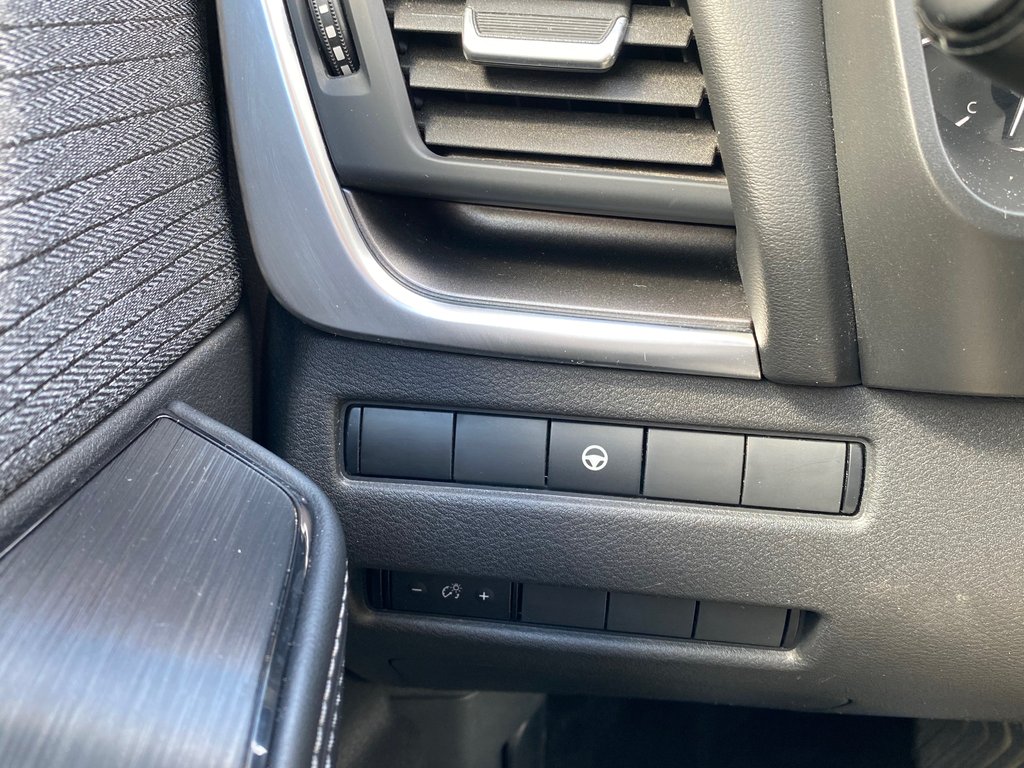2023 Nissan Rogue SV MOONROOF | Cam | USB | Warranty to 2027 in Saint John, New Brunswick - 15 - w1024h768px