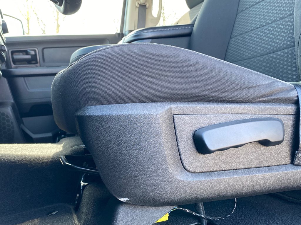 2019 Ram 1500 Classic EXPRESS | Cam | USB | Kelyless | Cruise | in Saint John, New Brunswick - 12 - w1024h768px