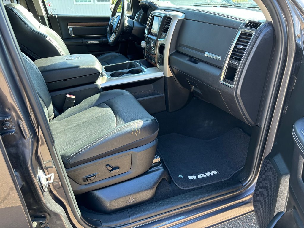 2018  1500 Laramie | Leather | SunRoof | HtdWheel | Cam | USB in Saint John, New Brunswick - 14 - w1024h768px