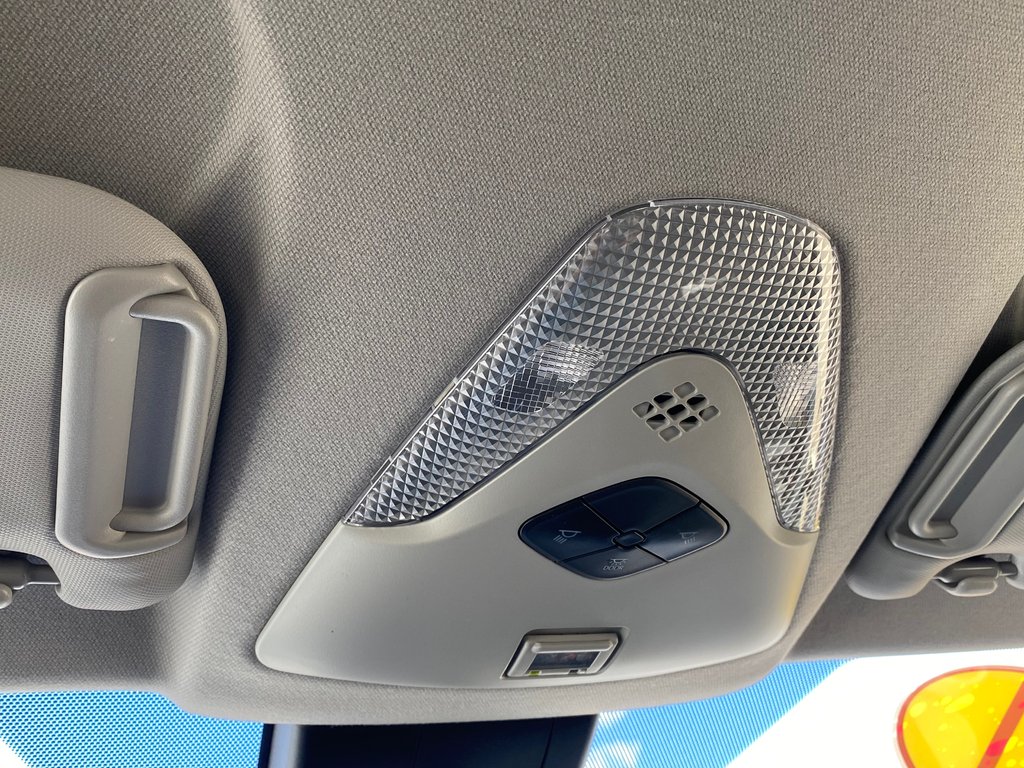 2021 Toyota C-HR XLE PREMIUM | Cam | USB | SafetySense2.5 | HtdMir in Saint John, New Brunswick - 28 - w1024h768px