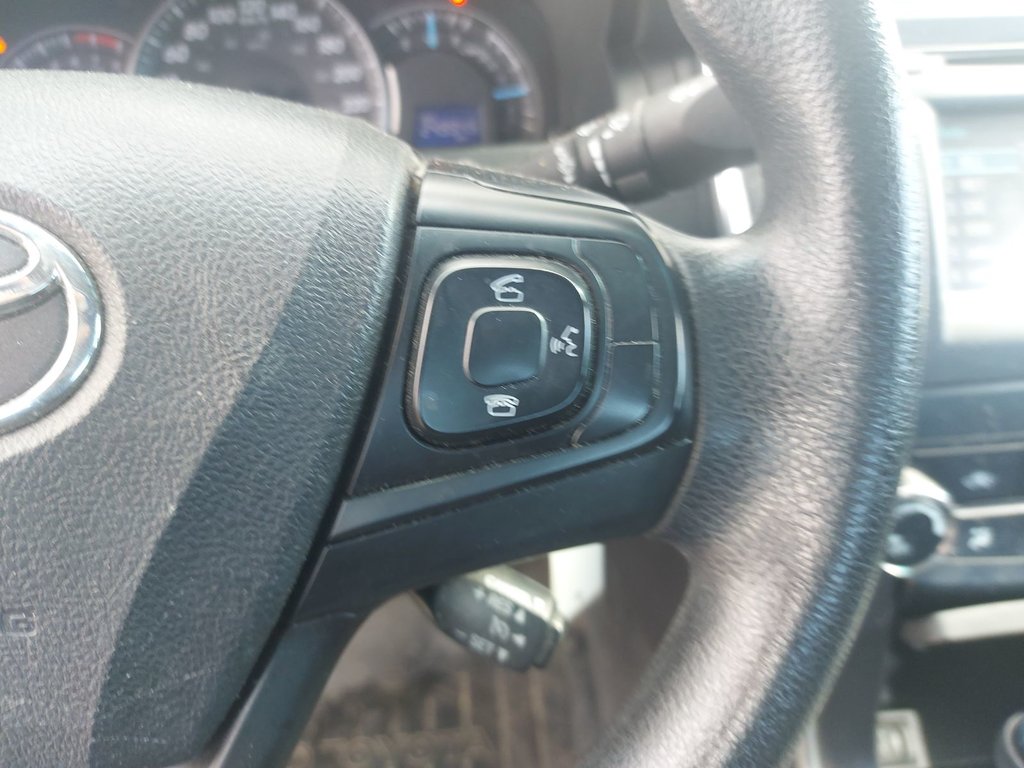 2015 Toyota Camry LE | Cam | Bluetooth | USB | Cruise | Aux in Saint John, New Brunswick - 14 - w1024h768px