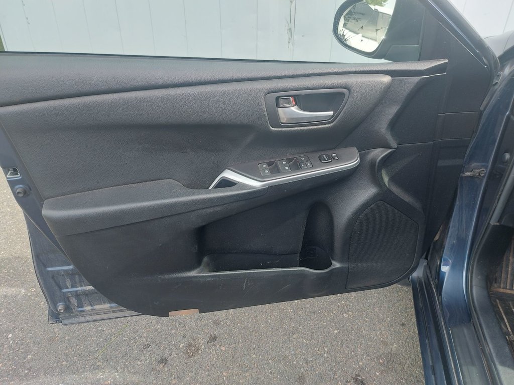 2015 Toyota Camry LE | Cam | Bluetooth | USB | Cruise | Aux in Saint John, New Brunswick - 35 - w1024h768px
