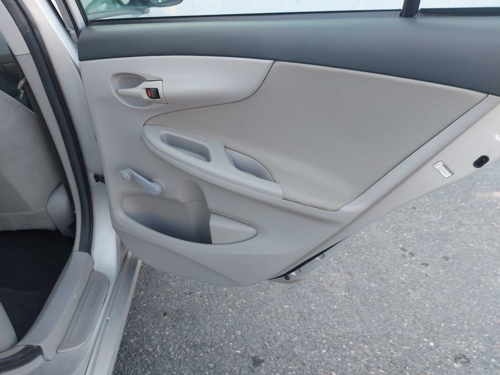2013 Toyota Corolla in Antigonish, Nova Scotia - 46 - w1024h768px