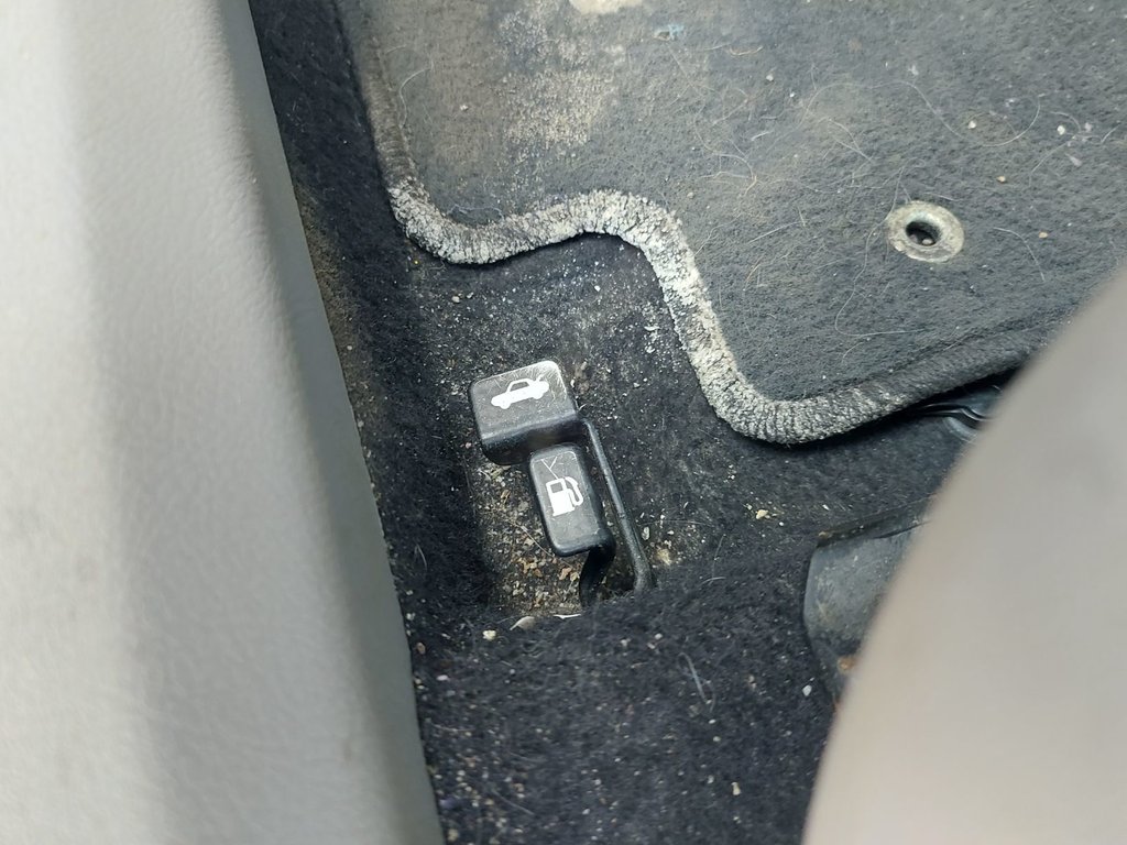 2013 Toyota Corolla in Antigonish, Nova Scotia - 35 - w1024h768px