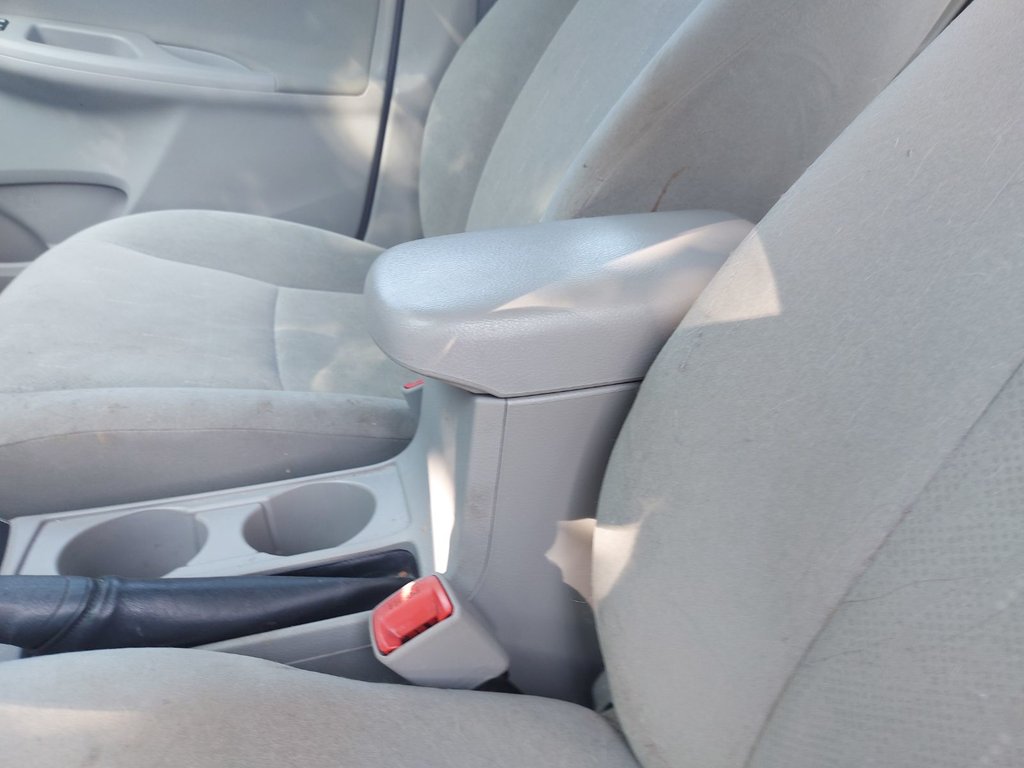 2013 Toyota Corolla in Antigonish, Nova Scotia - 27 - w1024h768px
