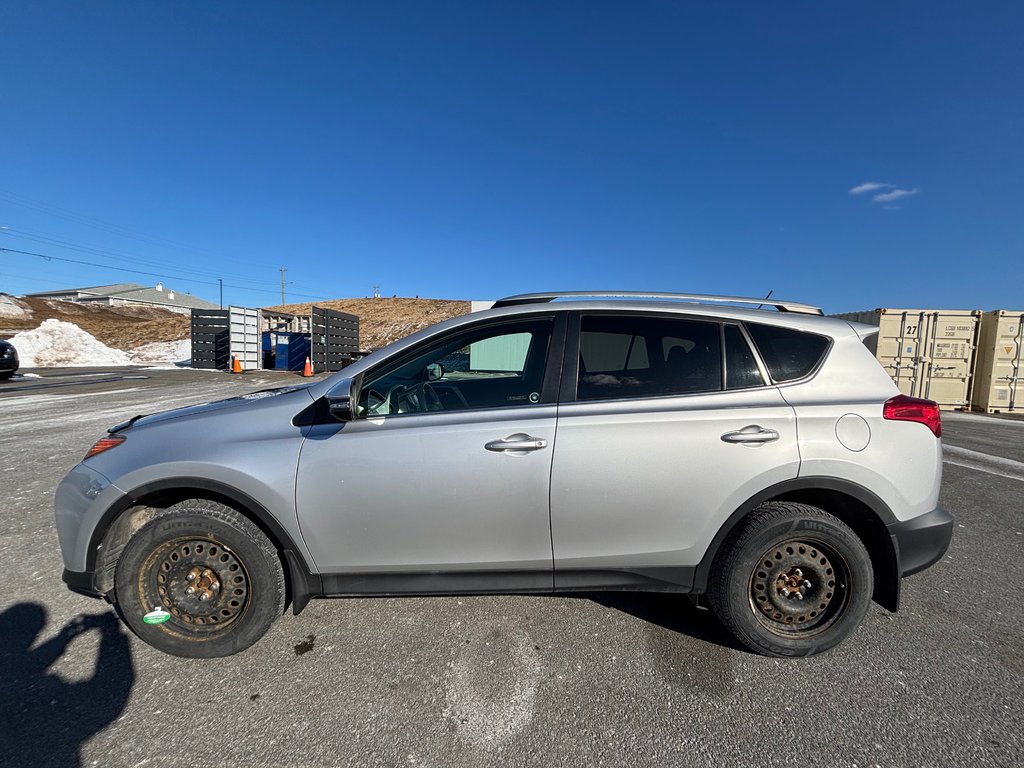 2015 Toyota RAV4 XLE | Cam | USB | HtdSeats | Cruise | Keyless in Saint John, New Brunswick - 4 - w1024h768px