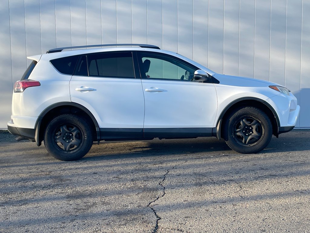 2017 Toyota RAV4 LE | Cam | USB | HtdSeats | Bluetooth | Keyless in Saint John, New Brunswick - 8 - w1024h768px