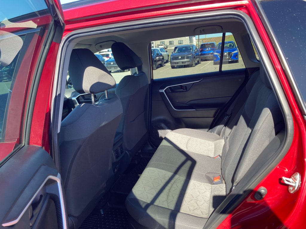 2020 Toyota RAV4 HYBRID LE | Cam | USB | Warranty to 2028 in Saint John, New Brunswick - 30 - w1024h768px