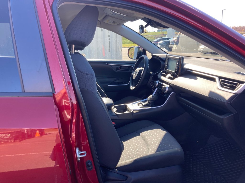 2020 Toyota RAV4 HYBRID LE | Cam | USB | Warranty to 2028 in Saint John, New Brunswick - 42 - w1024h768px