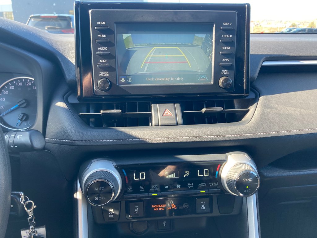 2020 Toyota RAV4 HYBRID LE | Cam | USB | Warranty to 2028 in Saint John, New Brunswick - 24 - w1024h768px