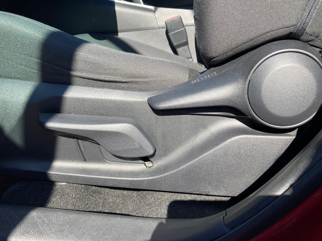 2020 Toyota RAV4 HYBRID LE | Cam | USB | Warranty to 2028 in Saint John, New Brunswick - 12 - w1024h768px