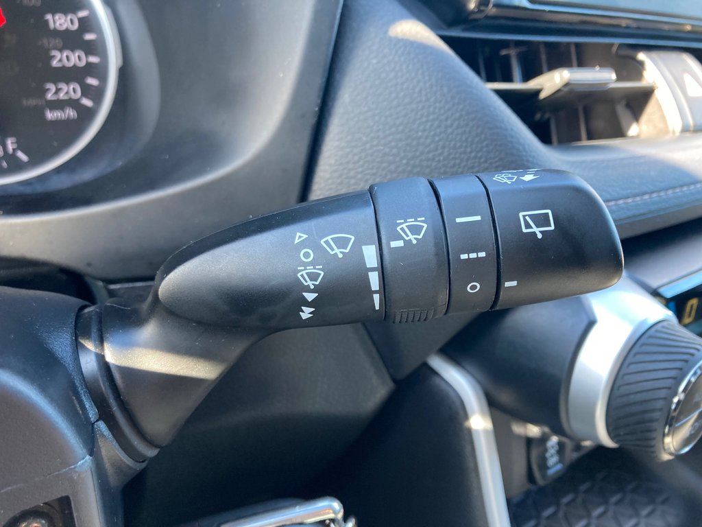2020 Toyota RAV4 HYBRID LE | Cam | USB | Warranty to 2028 in Saint John, New Brunswick - 17 - w1024h768px