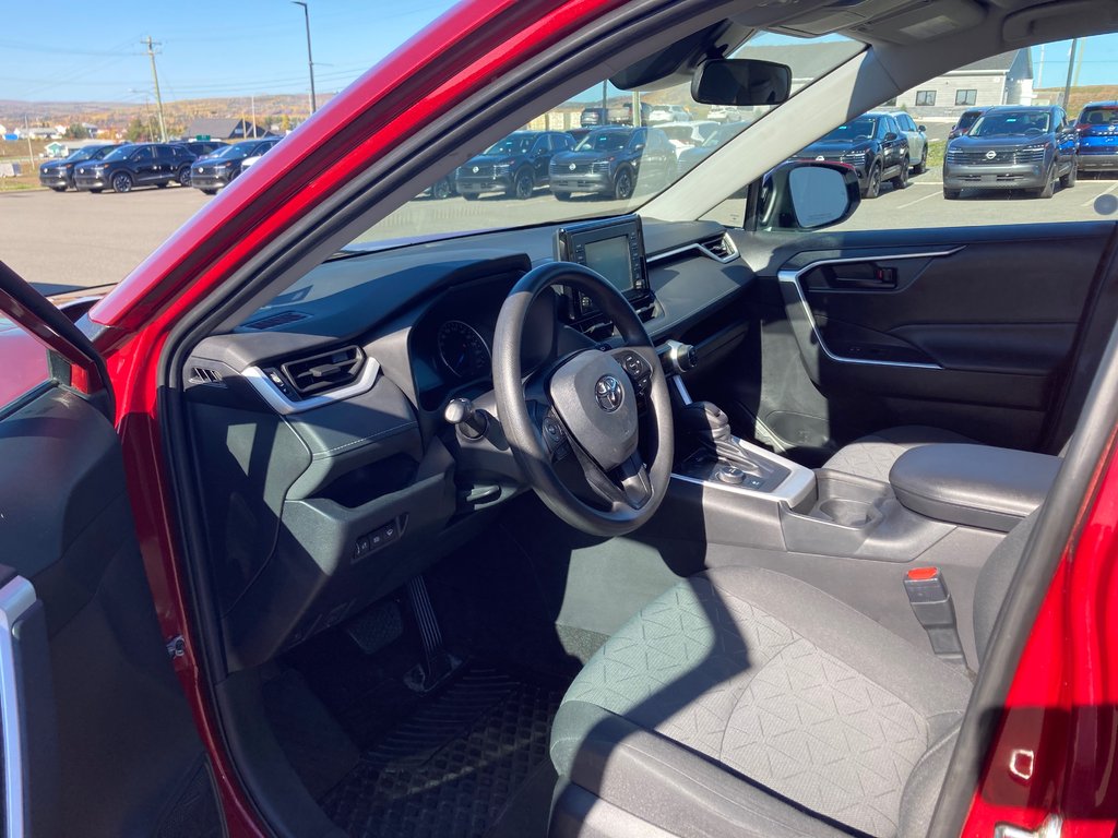 2020 Toyota RAV4 HYBRID LE | Cam | USB | Warranty to 2028 in Saint John, New Brunswick - 11 - w1024h768px