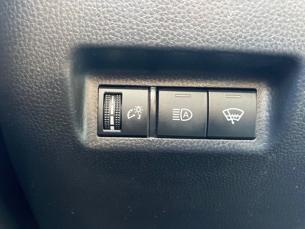 2020 Toyota RAV4 HYBRID LE | Cam | USB | Warranty to 2028 in Saint John, New Brunswick - 15 - w1024h768px