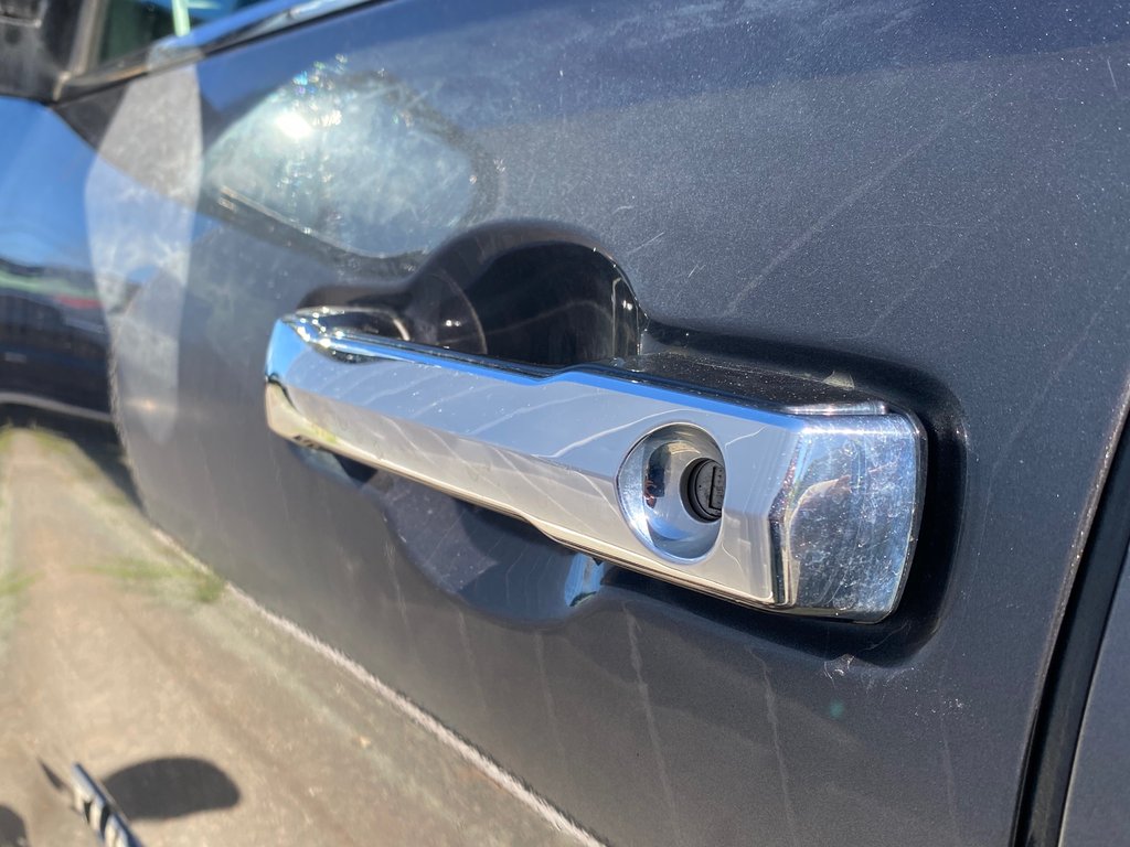 2023 Toyota Tundra LIMITED | Cam | USB | AdpCruise | Warranty to 2028 in Saint John, New Brunswick - 10 - w1024h768px