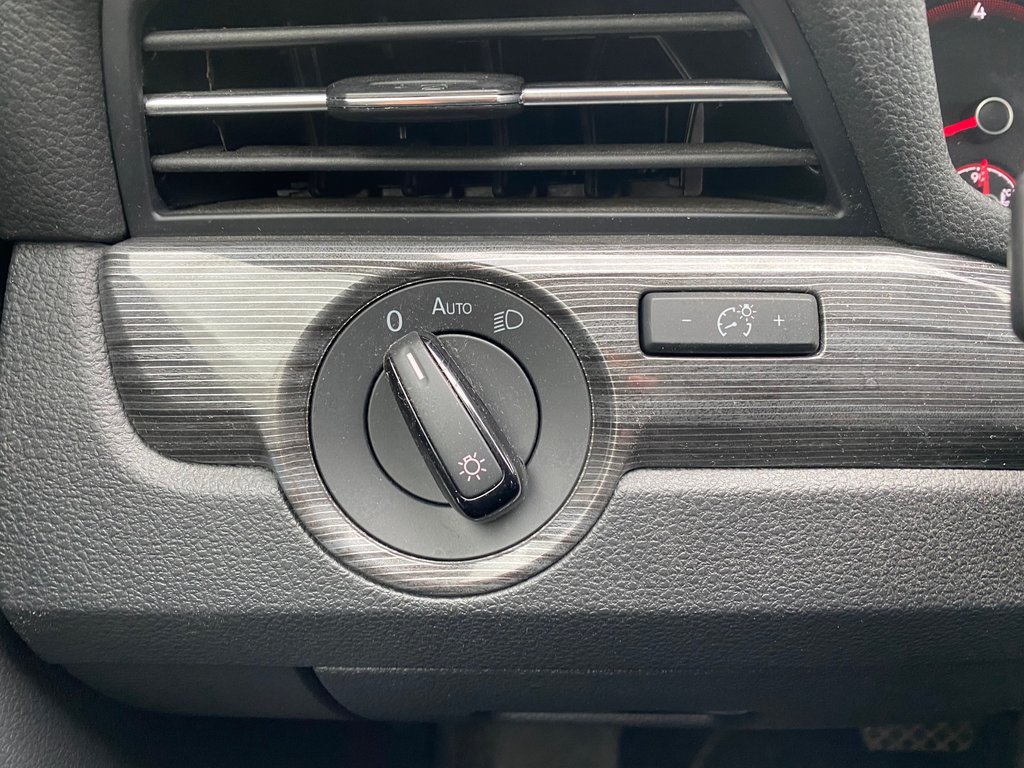 2021 Volkswagen Passat HIGHLINE | Leather | Sunroof | Cam | RemoteStart in Saint John, New Brunswick - 17 - w1024h768px