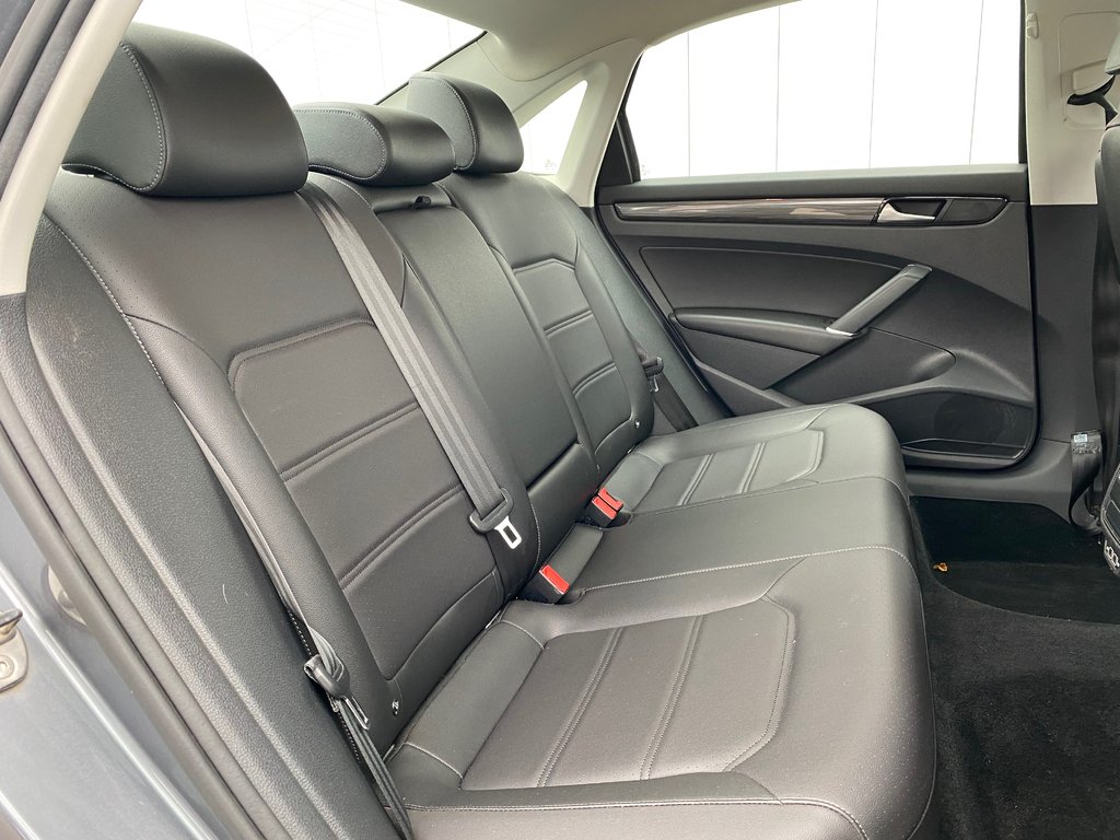 2021 Volkswagen Passat HIGHLINE | Leather | Sunroof | Cam | RemoteStart in Saint John, New Brunswick - 38 - w1024h768px
