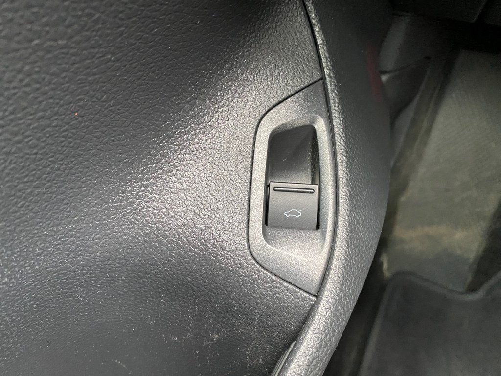 2021 Volkswagen Passat HIGHLINE | Leather | Sunroof | Cam | RemoteStart in Saint John, New Brunswick - 16 - w1024h768px