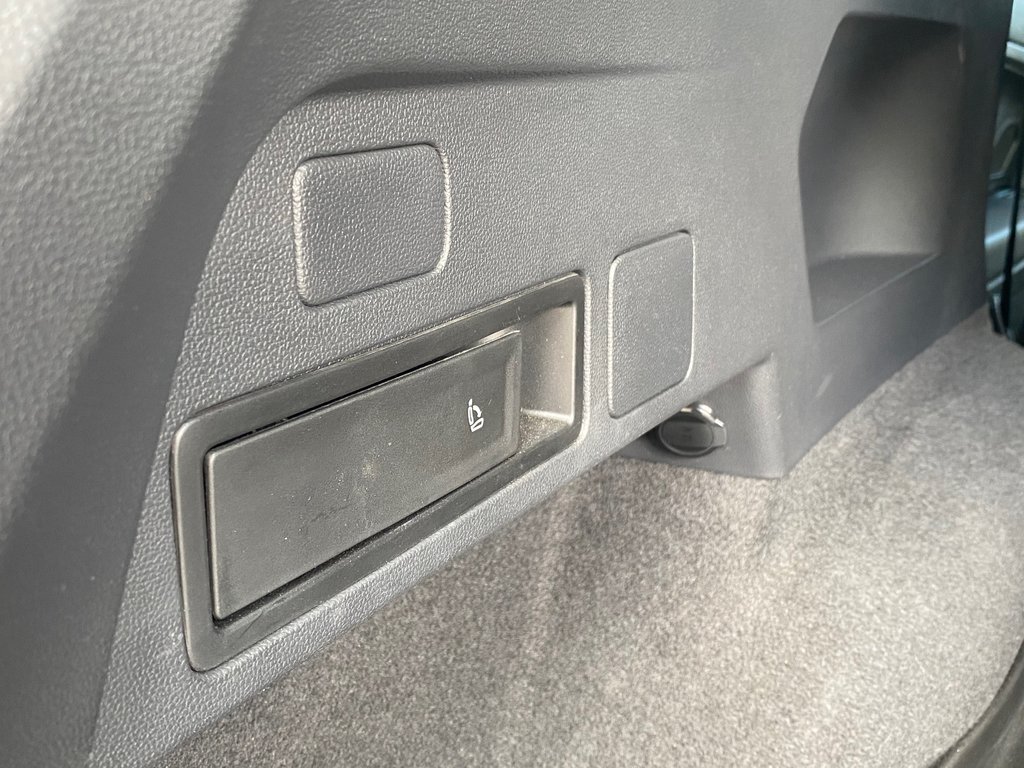 2021 Volkswagen Tiguan HIGHLINE | Leather | SunRoof | Cam | USB | Keyless in Saint John, New Brunswick - 42 - w1024h768px