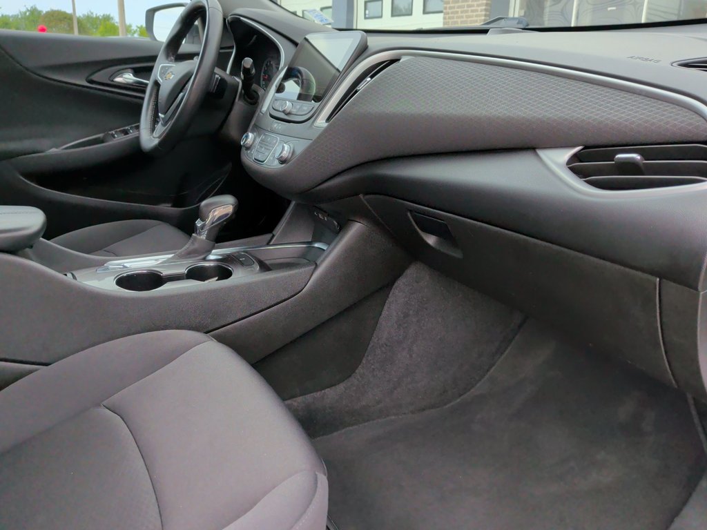 2022 Chevrolet Malibu LT | Heated Seats | Alloy Wheels | Cam in Saint John, New Brunswick - 40 - w1024h768px