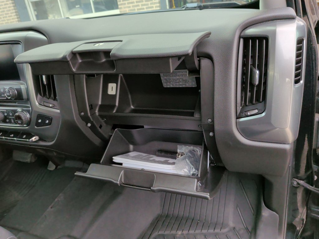 2019 Chevrolet Silverado 1500 LD LT | Aftermarket Rims | Tonneau Cover | Cam in Saint John, New Brunswick - 40 - w1024h768px