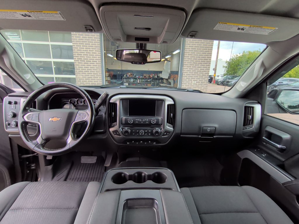 2019 Chevrolet Silverado 1500 LD LT | Aftermarket Rims | Tonneau Cover | Cam in Saint John, New Brunswick - 16 - w1024h768px