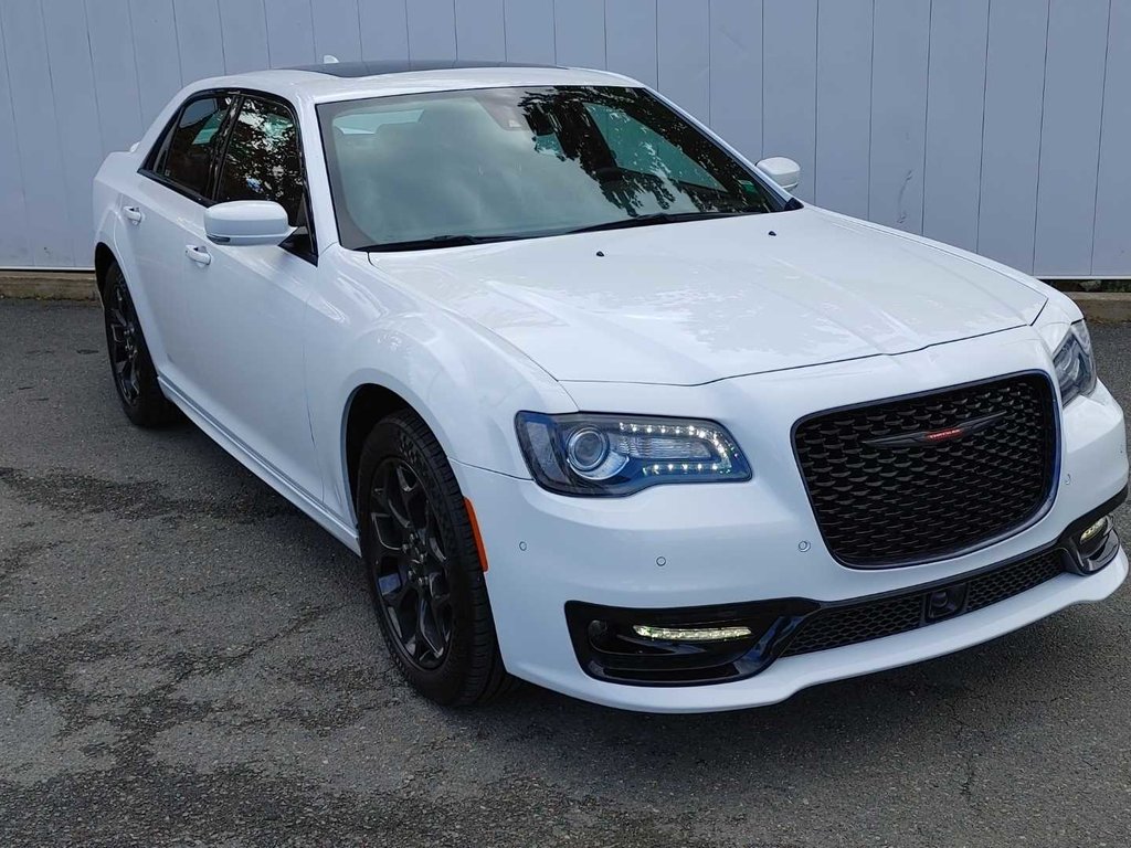 Chrysler 300 S | Leather | Roof | Cam | Warranty to 2028 2023 à Saint John, Nouveau-Brunswick - 1 - w1024h768px